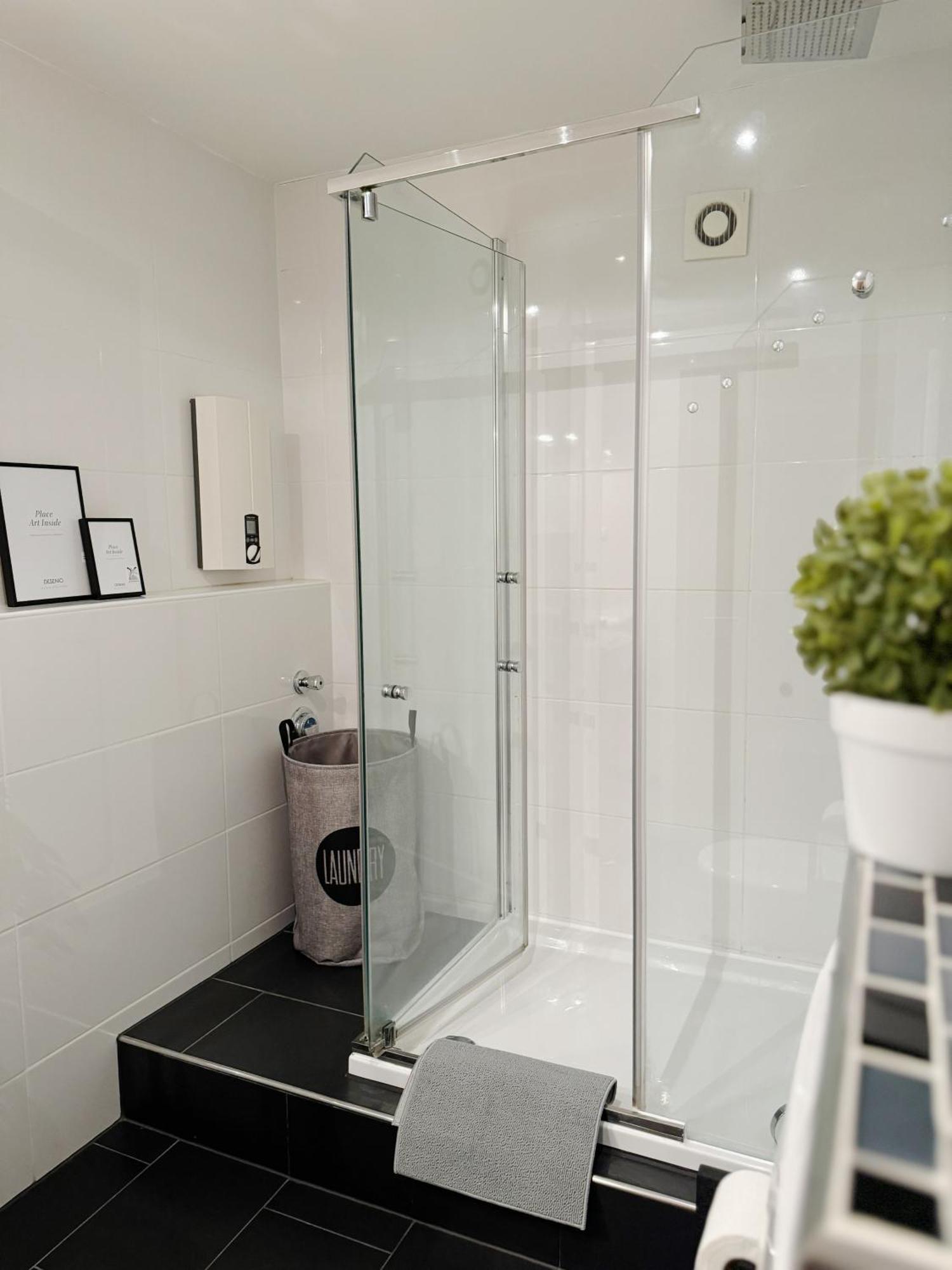 90M2 I Central I Netflix I Wifi I Free Parking I Lia Apartments Ганновер Экстерьер фото