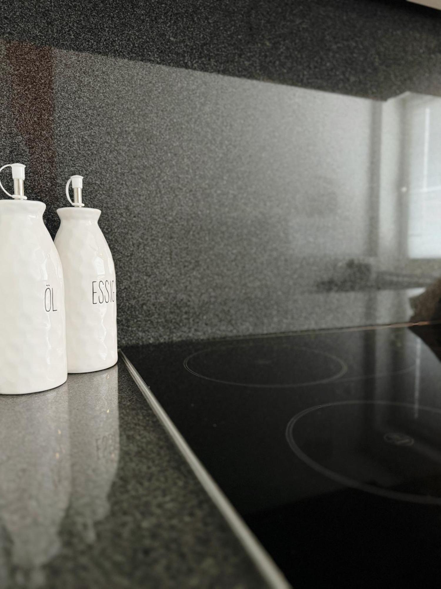 90M2 I Central I Netflix I Wifi I Free Parking I Lia Apartments Ганновер Экстерьер фото